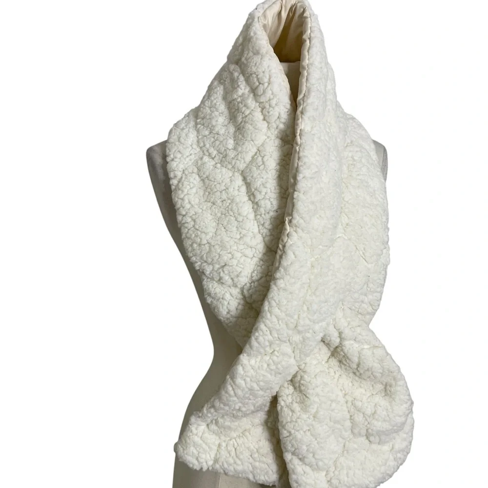 NEW INC International Concepts Quilted Teddy Faux-Fur Puffer Muffler Scarf White